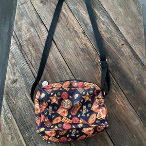 Dysney Winnie The Pooh crossbody purse